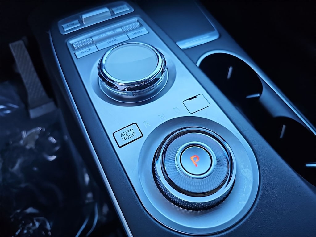 Thumbnail: 2023 Genesis GV70 - 22