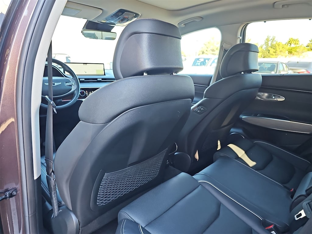 Thumbnail: 2023 Genesis GV70 - 13