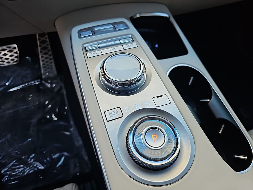 Thumbnail: 2025 Genesis GV70 - 15