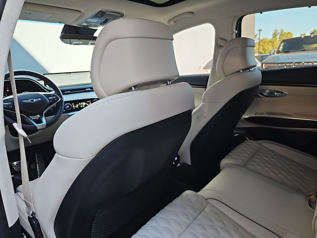 Thumbnail: 2025 Genesis GV70 - 12