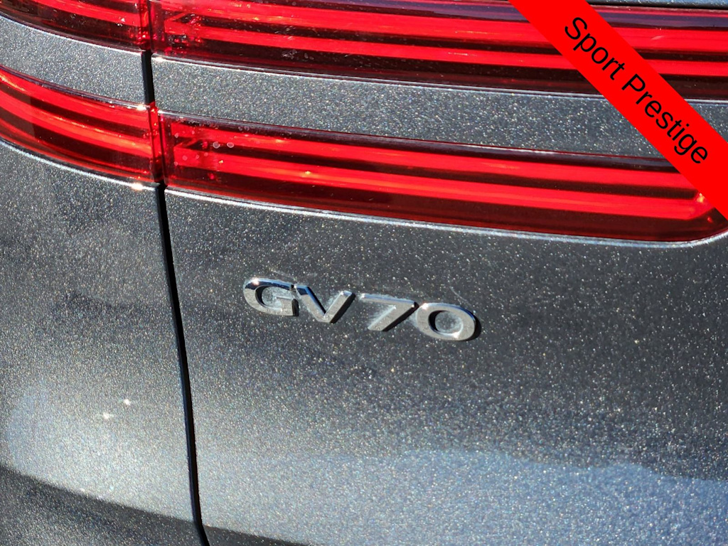 Thumbnail: 2022 Genesis GV70 - 6