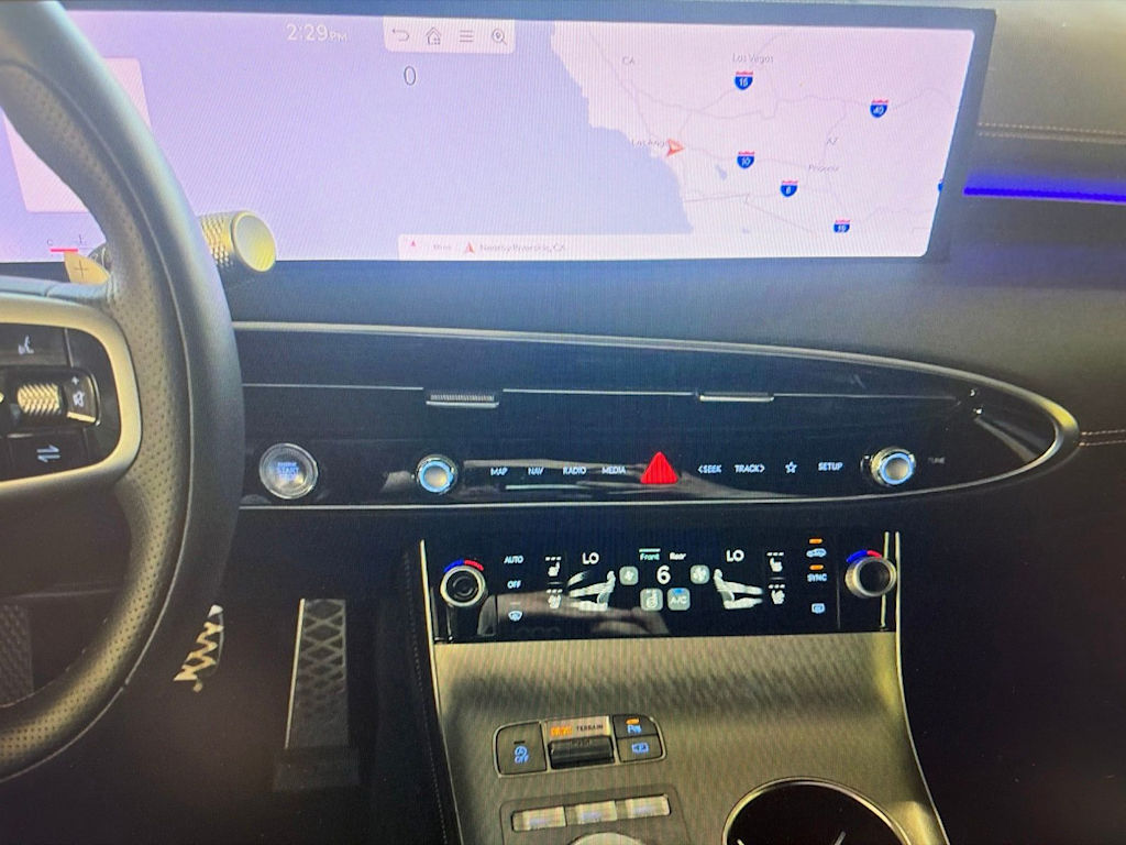 Thumbnail: 2026 Genesis GV70 - 14