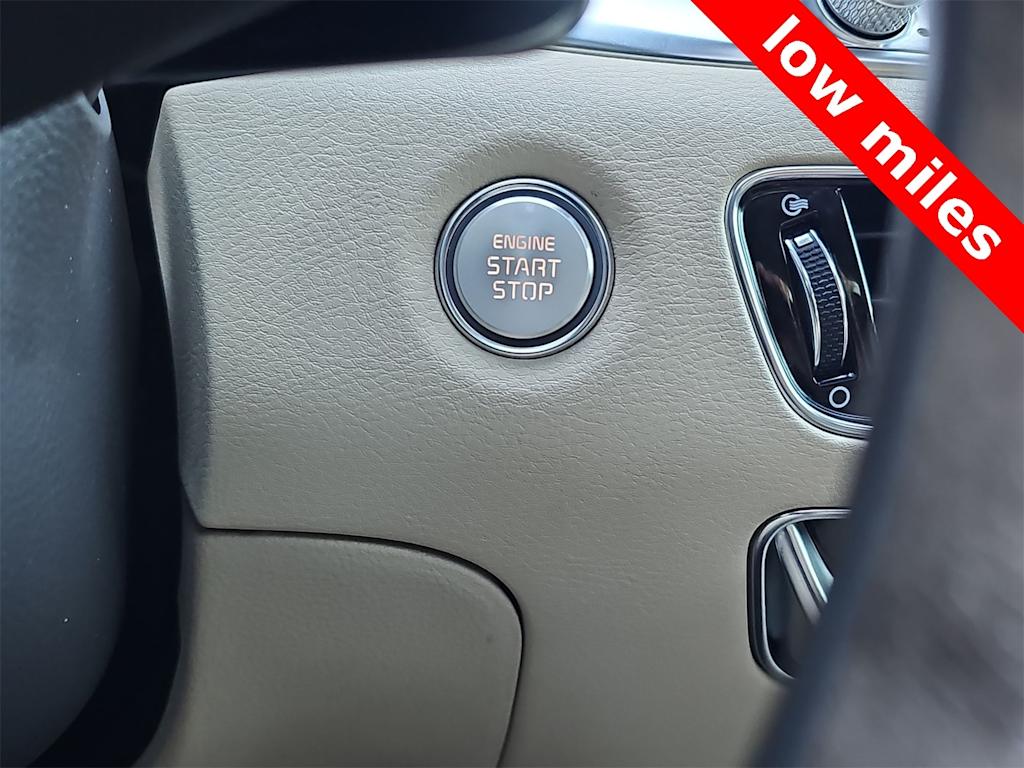 Thumbnail: 2019 Kia K900 - 25