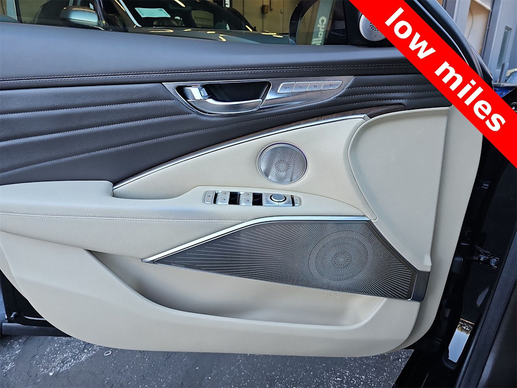 Thumbnail: 2019 Kia K900 - 28