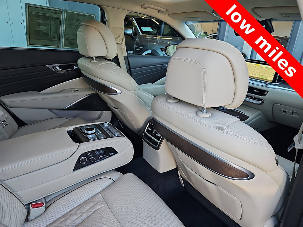 Thumbnail: 2019 Kia K900 - 10