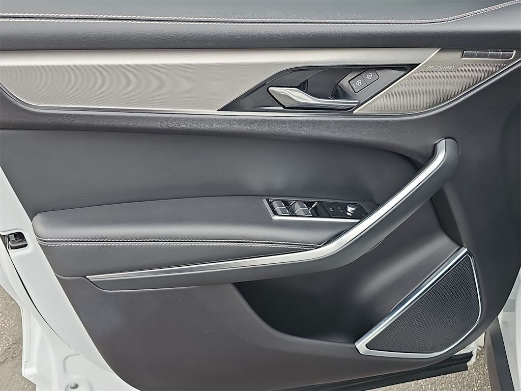 Thumbnail: 2024 Jaguar F-Pace - 28