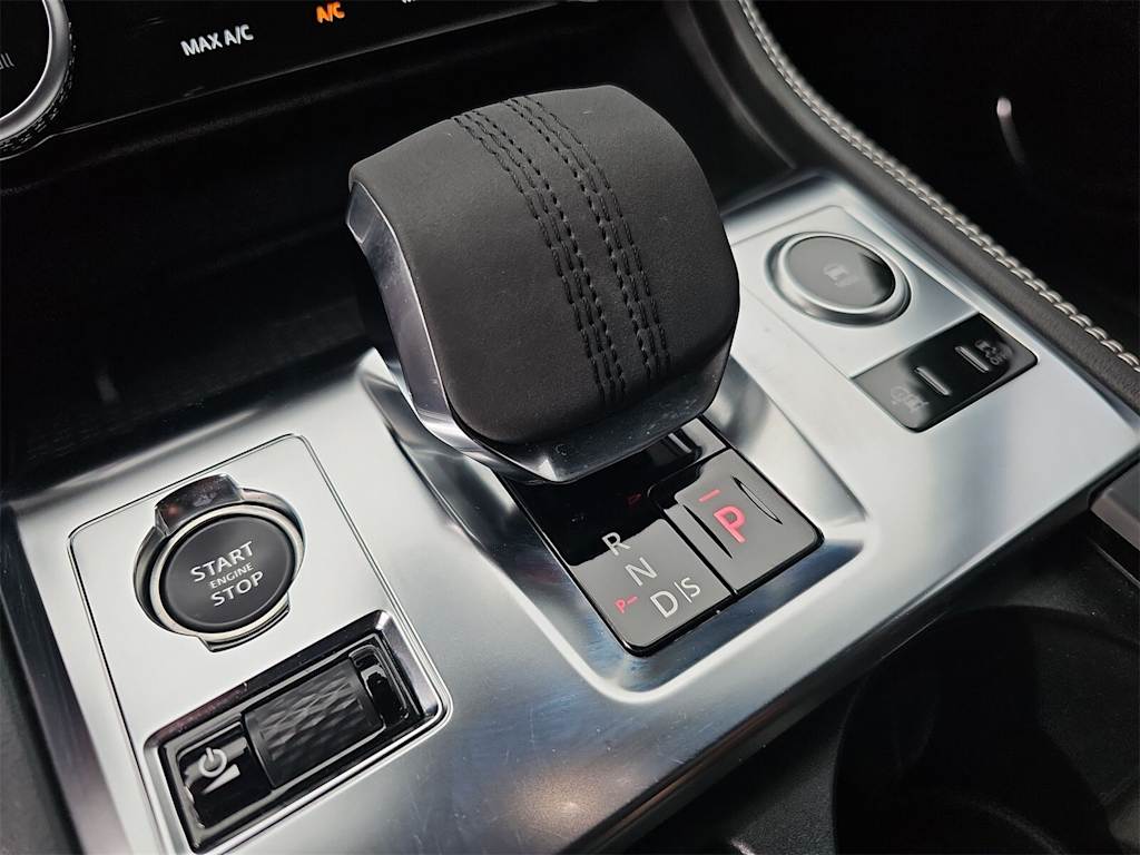 Thumbnail: 2024 Jaguar F-Pace - 16