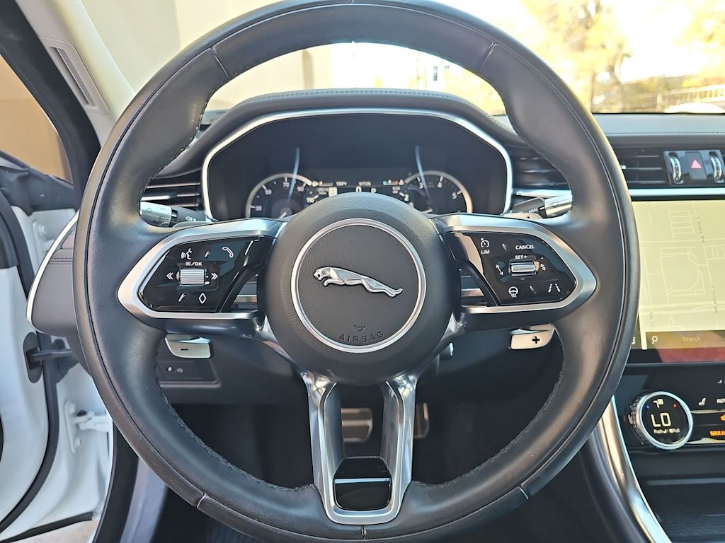 Thumbnail: 2022 Jaguar XF - 13