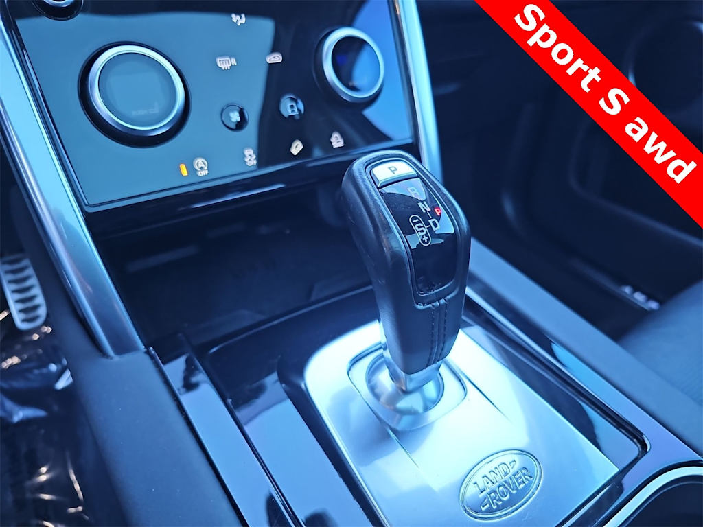 Thumbnail: 2020 Land Rover Discovery Sport - 14