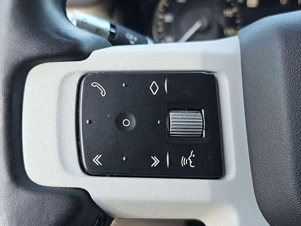Thumbnail: 2020 Land Rover Defender - 28