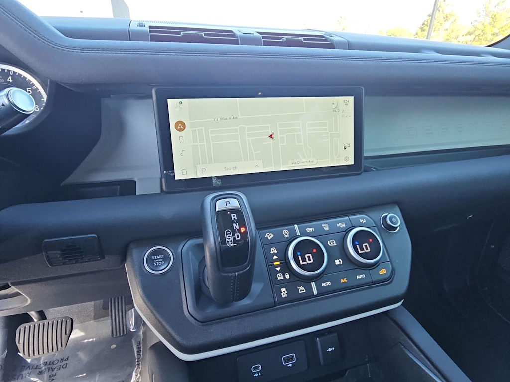 Thumbnail: 2020 Land Rover Defender - 15