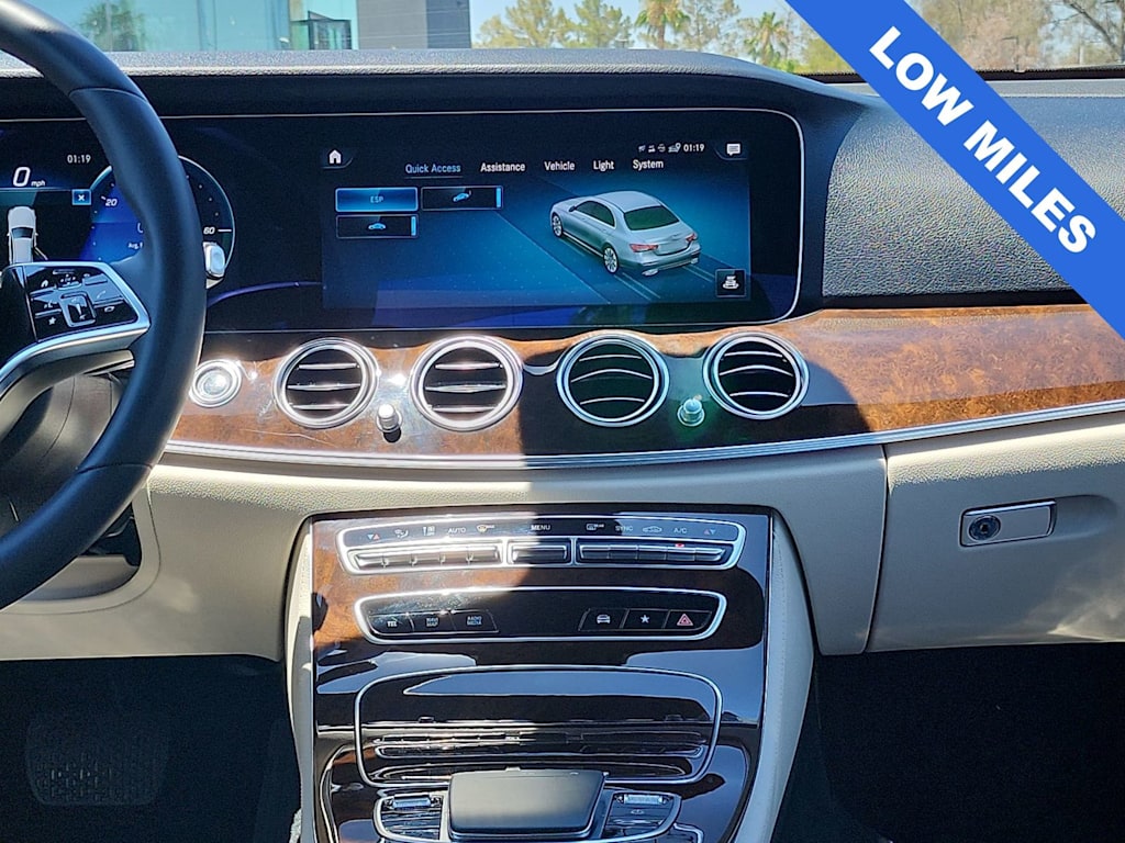 Thumbnail: 2022 Mercedes-Benz E-Class - 14
