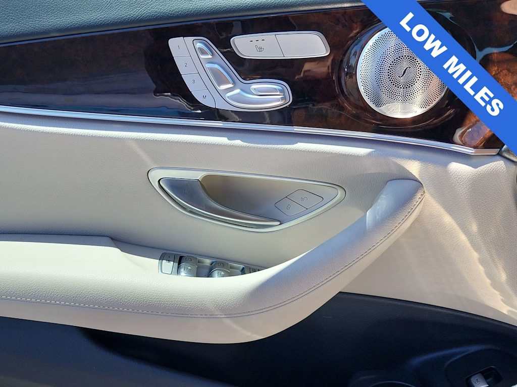 Thumbnail: 2022 Mercedes-Benz E-Class - 27