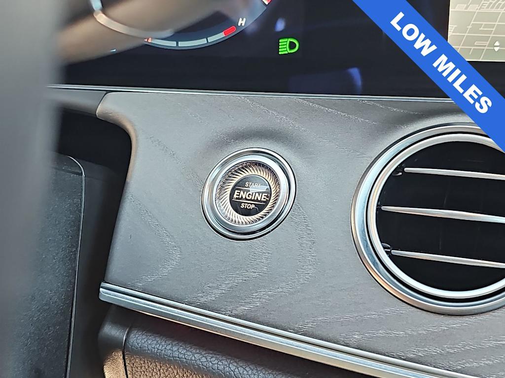 Thumbnail: 2022 Mercedes-Benz E-Class - 25