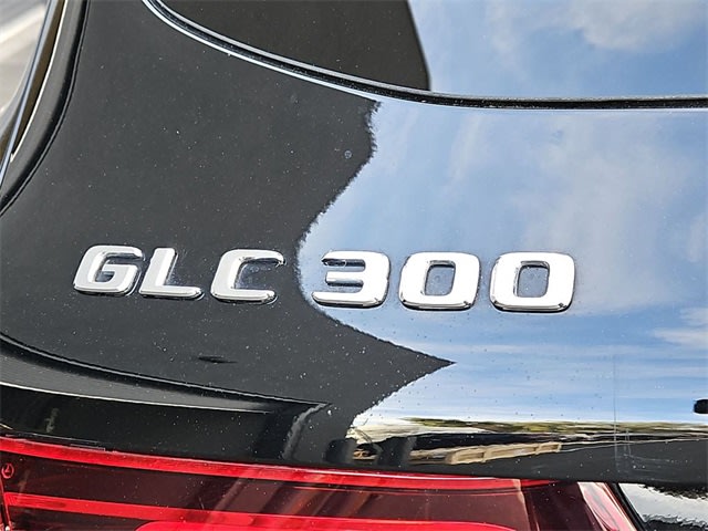 2022 Mercedes-Benz GLC 300 7