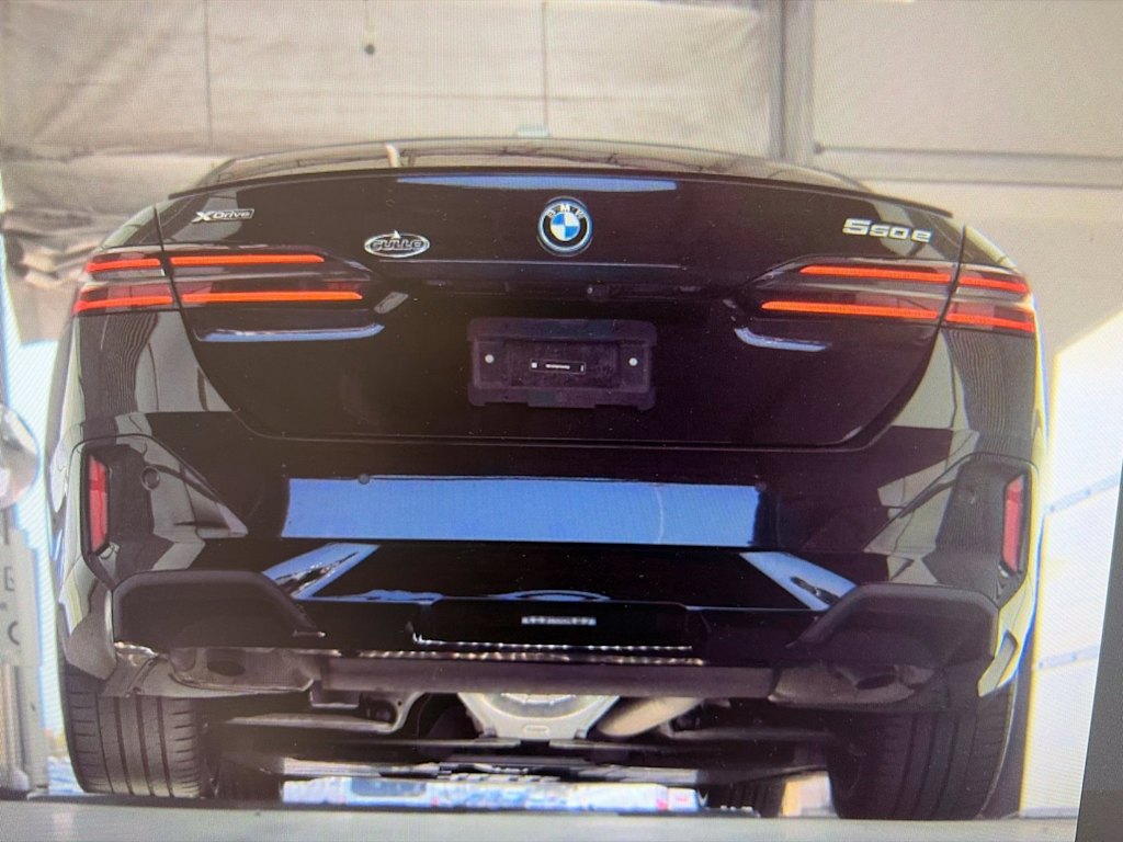 Thumbnail: 2026 BMW 5 Series - 13