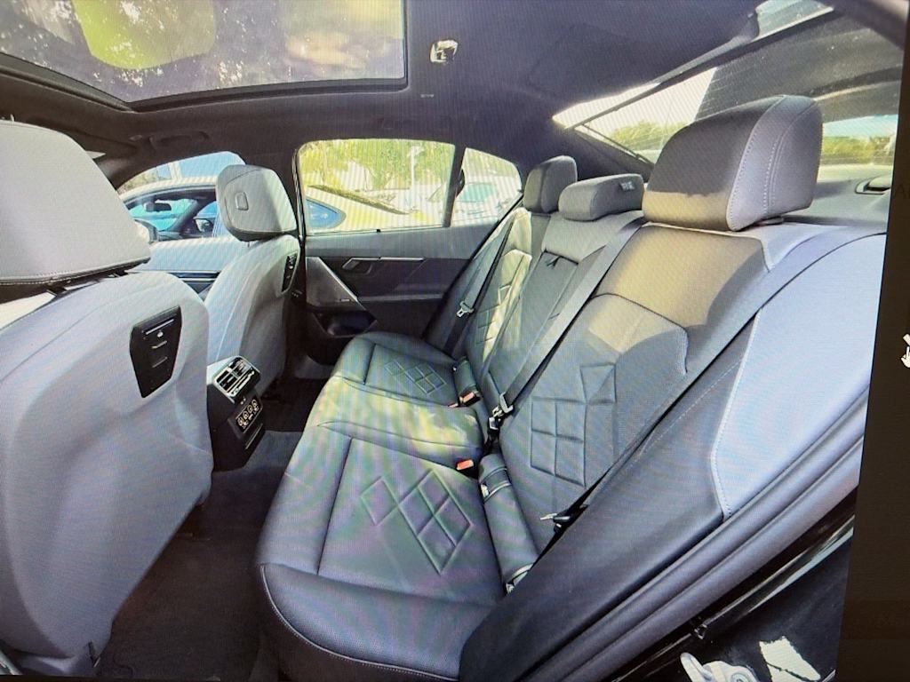 Thumbnail: 2026 BMW 5 Series - 8