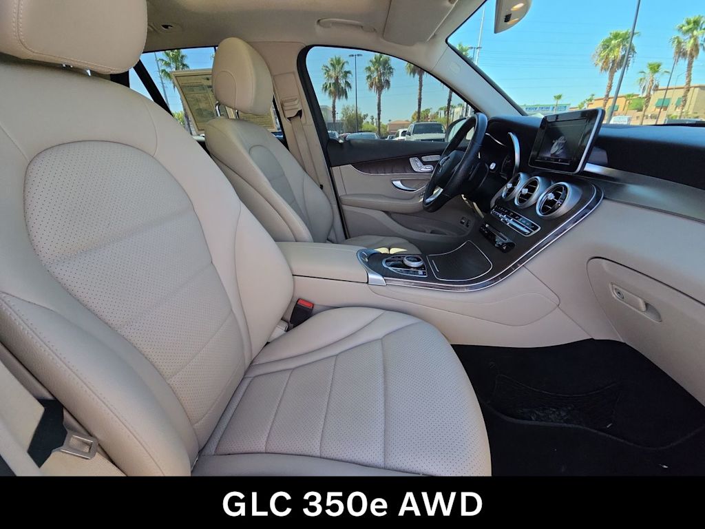 Thumbnail: 2019 Mercedes-Benz GLC - 25