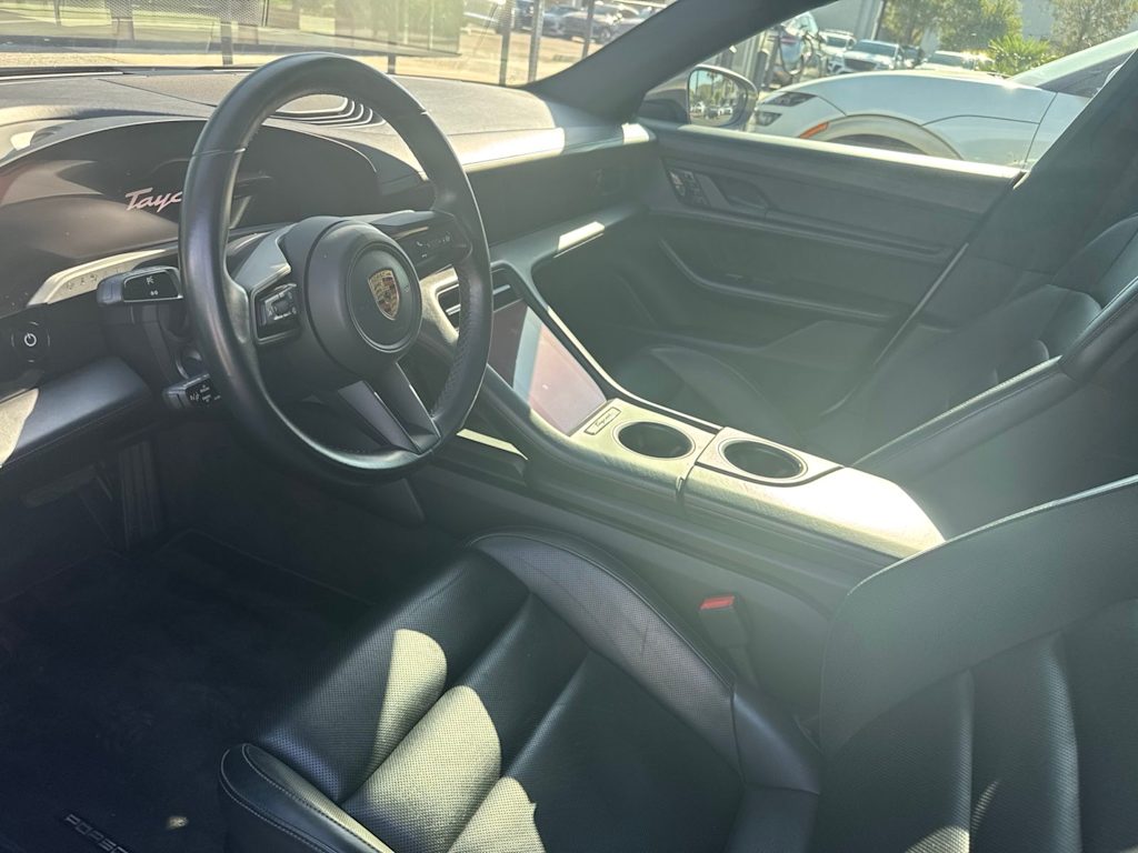 Thumbnail: 2021 Porsche Taycan - 2