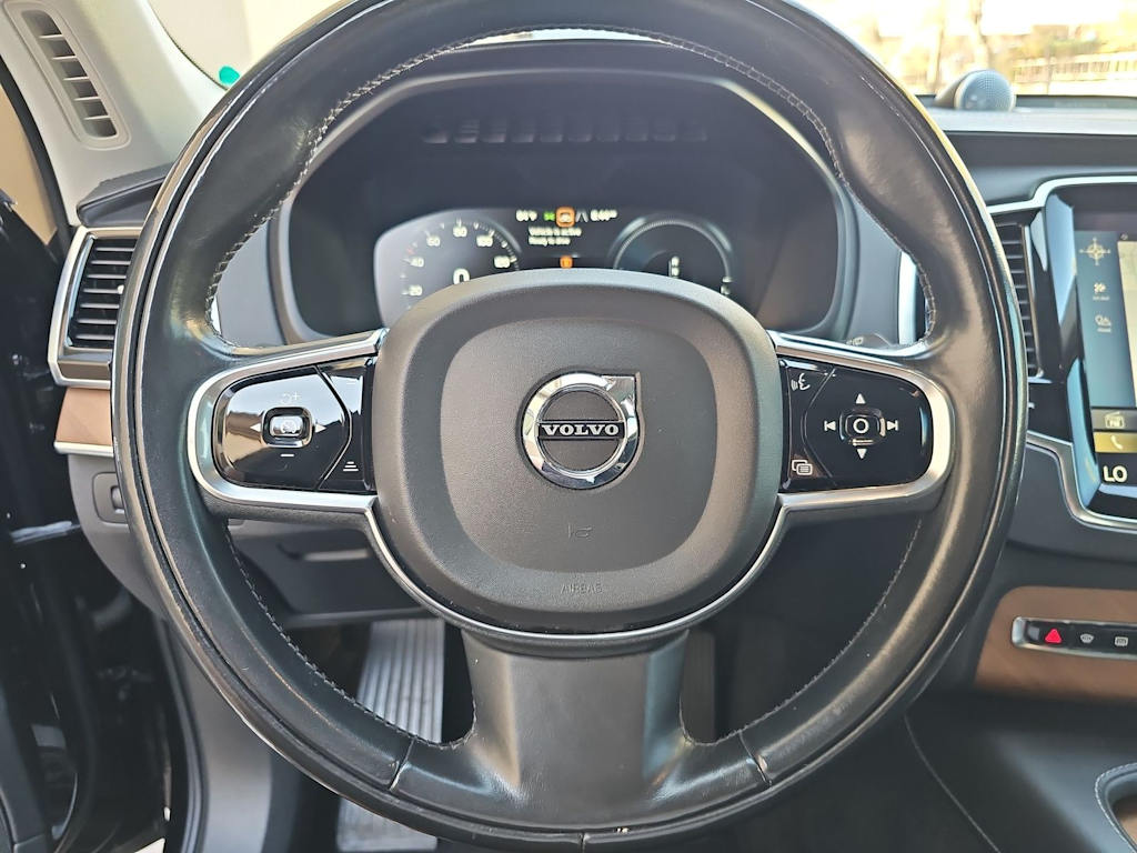 Thumbnail: 2016 Volvo XC90 - 12