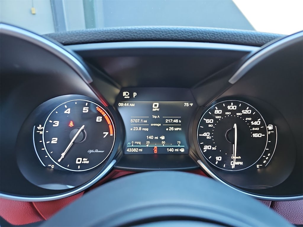 Thumbnail: 2020 Alfa Romeo Giulia - 16