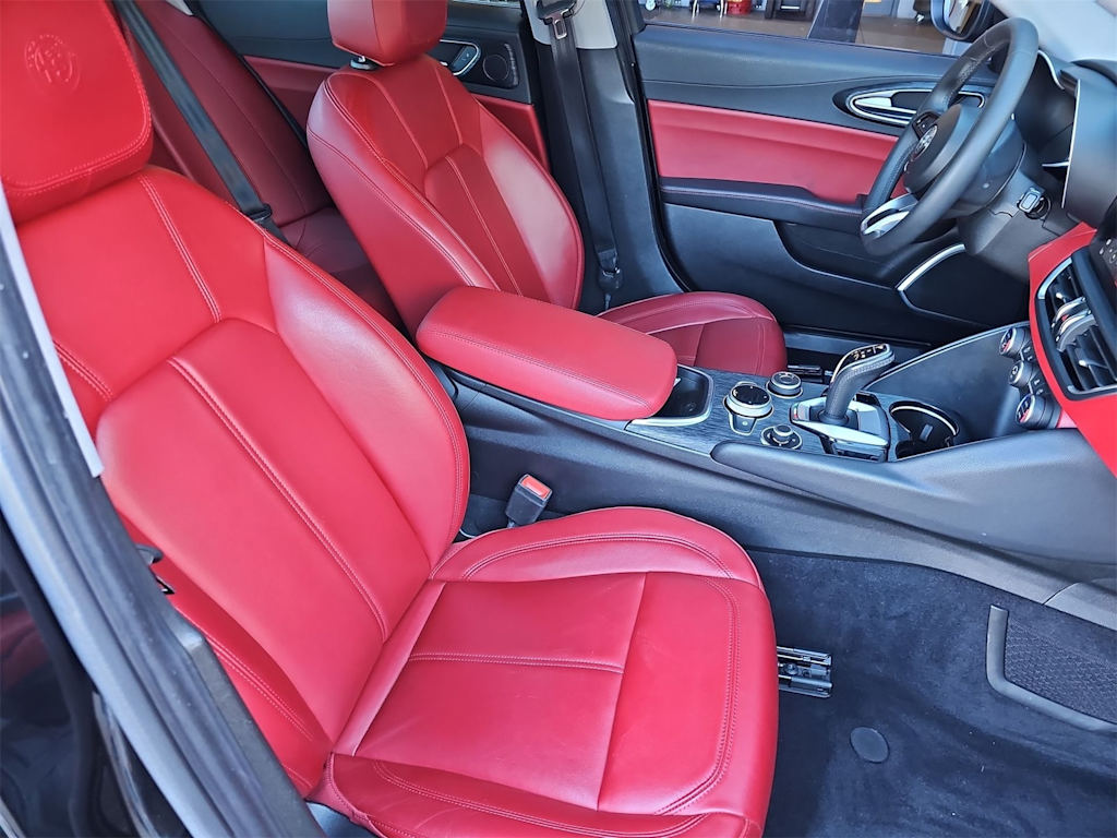 Thumbnail: 2020 Alfa Romeo Giulia - 11