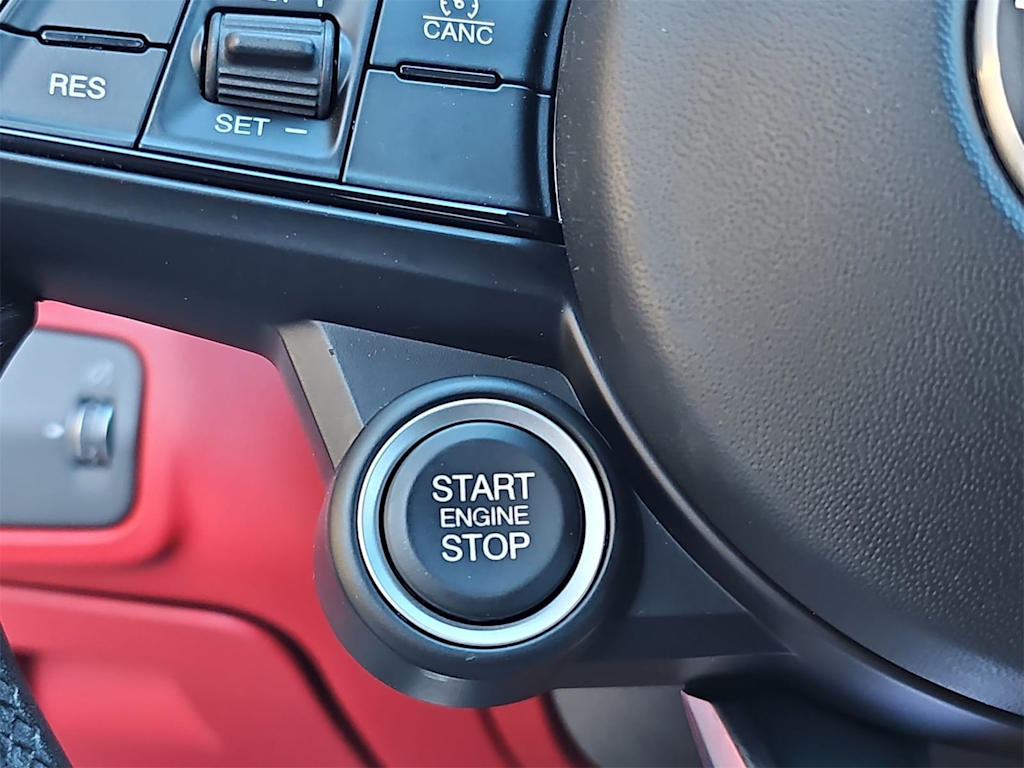 Thumbnail: 2020 Alfa Romeo Giulia - 23