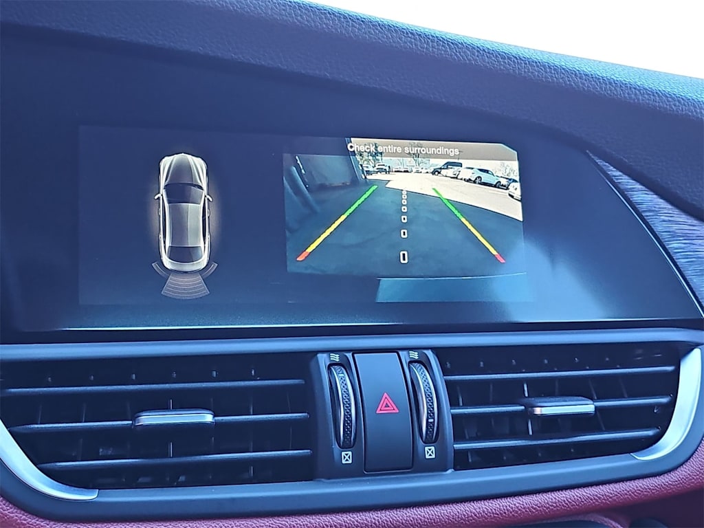 Thumbnail: 2020 Alfa Romeo Giulia - 25