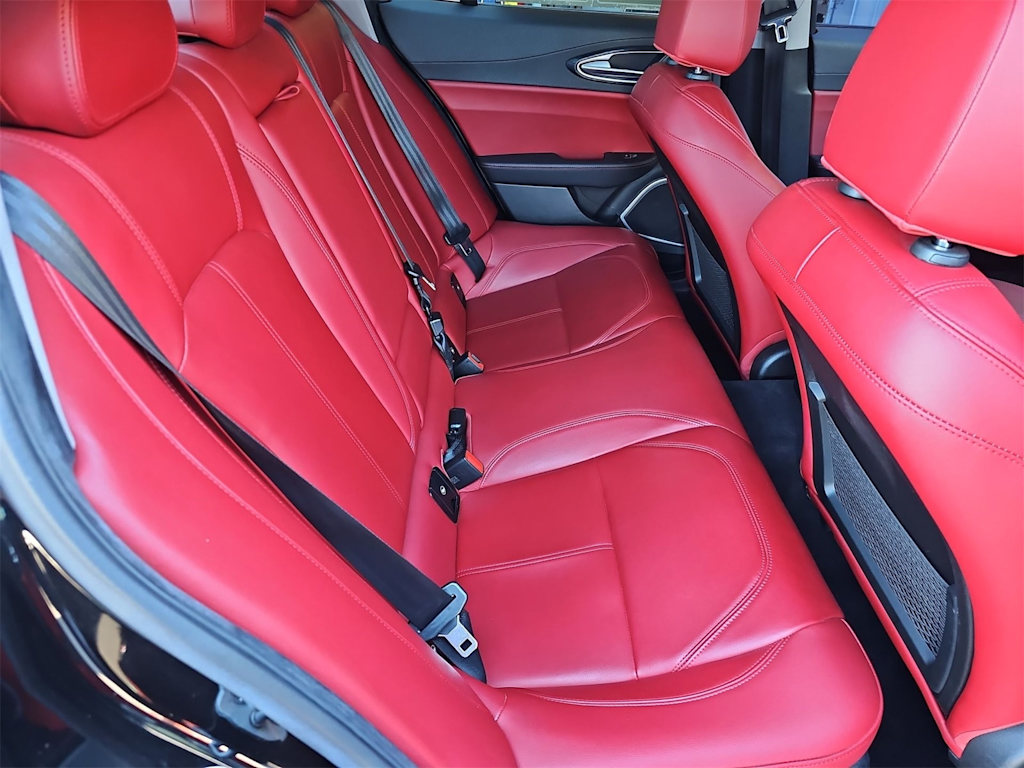 Thumbnail: 2020 Alfa Romeo Giulia - 12