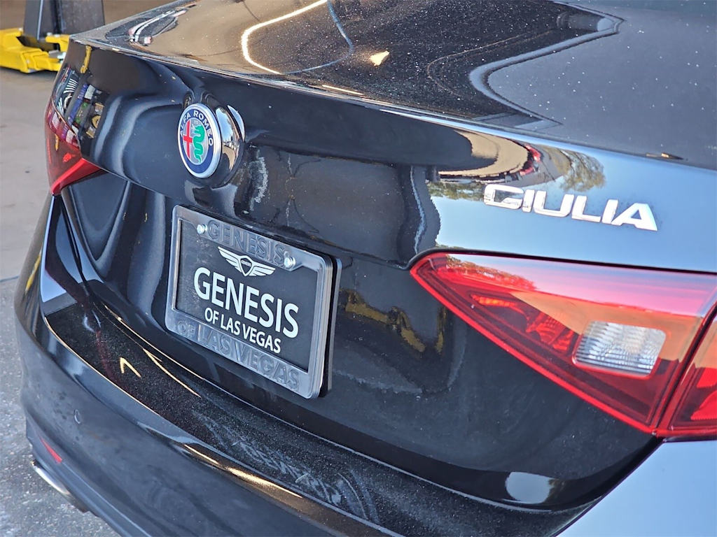 Thumbnail: 2020 Alfa Romeo Giulia - 6