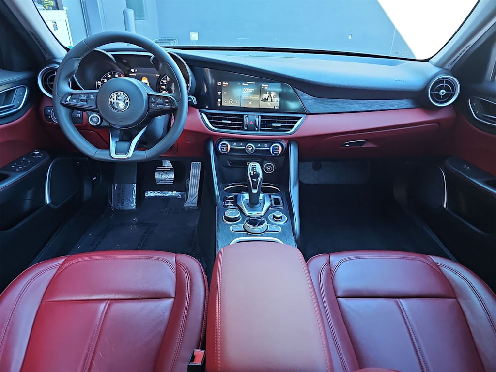 Thumbnail: 2020 Alfa Romeo Giulia - 9