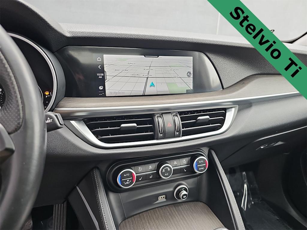 Thumbnail: 2021 Alfa Romeo Stelvio - 14