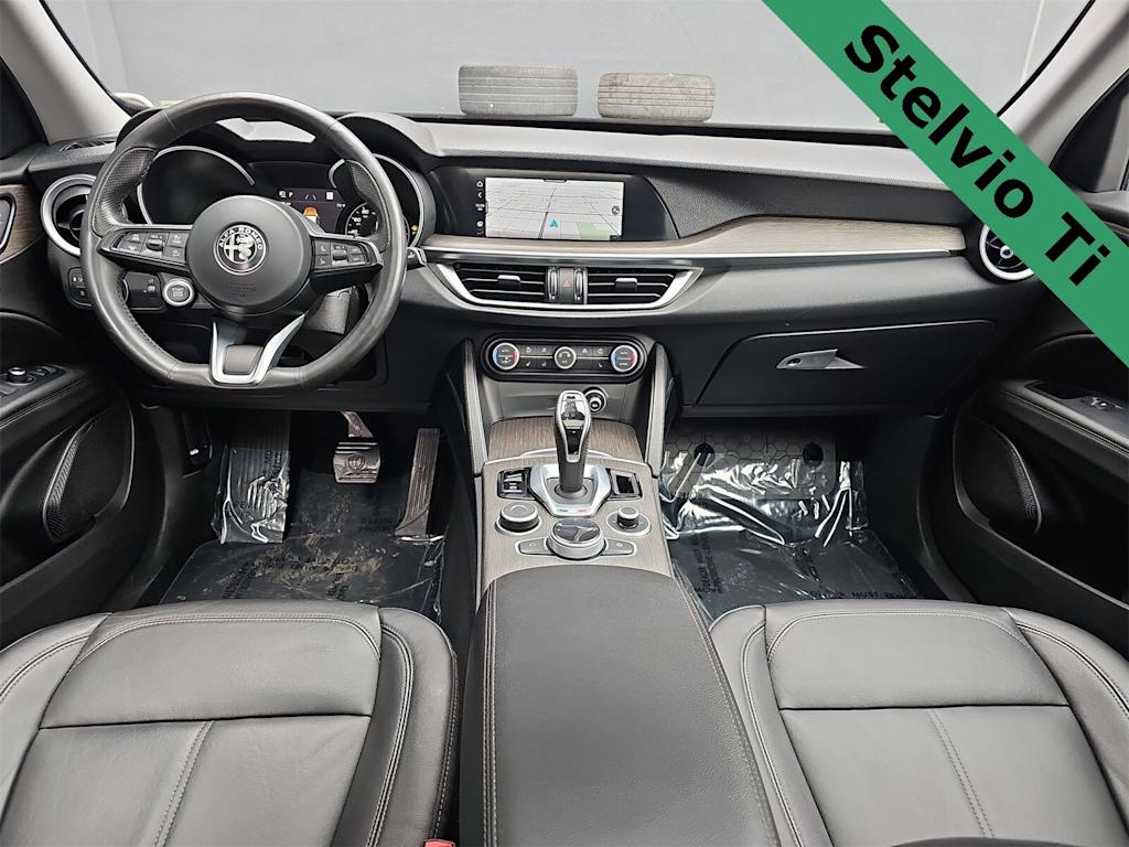 Thumbnail: 2021 Alfa Romeo Stelvio - 9