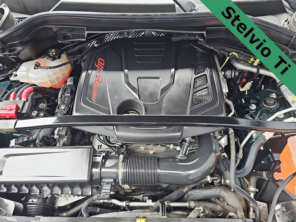 Thumbnail: 2021 Alfa Romeo Stelvio - 8