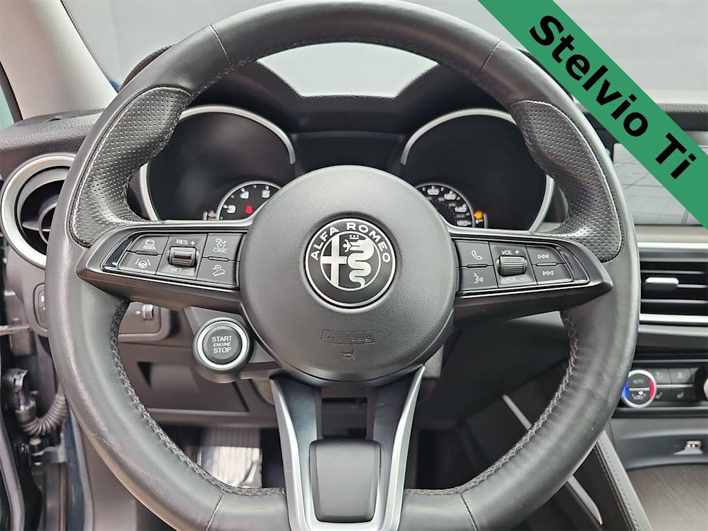 Thumbnail: 2021 Alfa Romeo Stelvio - 13