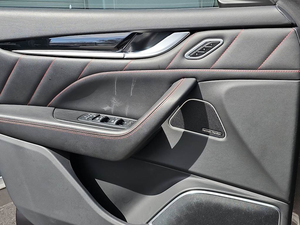 Thumbnail: 2021 Maserati Levante - 28