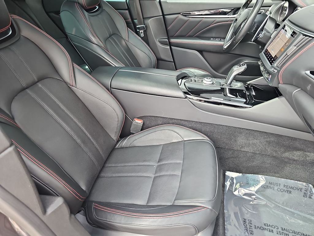 Thumbnail: 2021 Maserati Levante - 12