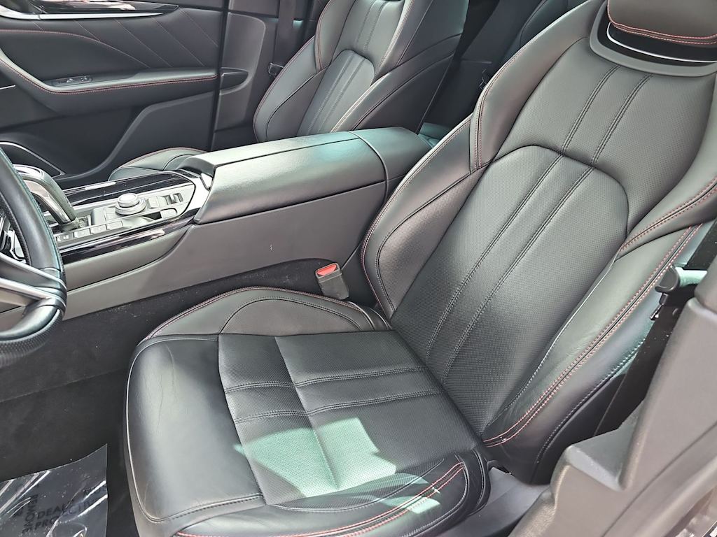 Thumbnail: 2021 Maserati Levante - 11