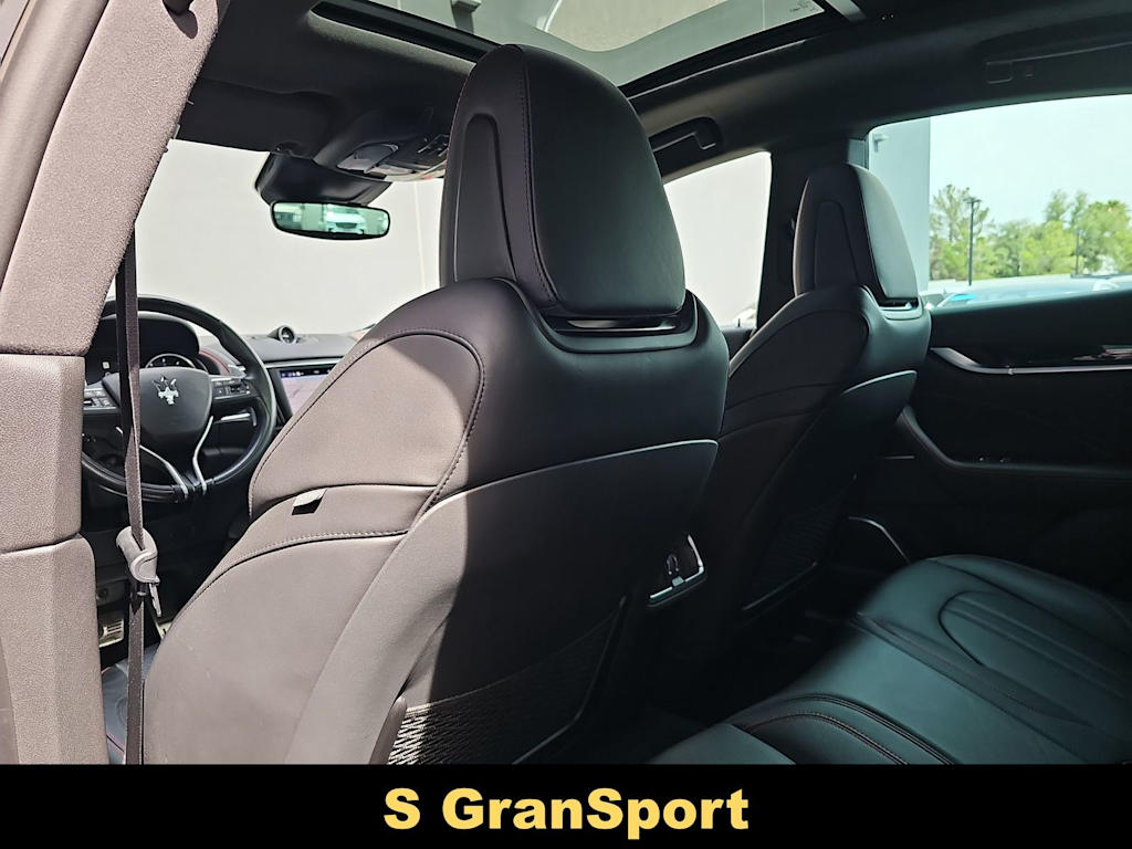 Thumbnail: 2021 Maserati Levante - 12