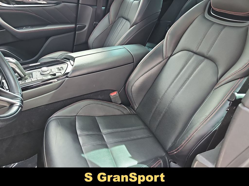 Thumbnail: 2021 Maserati Levante - 10