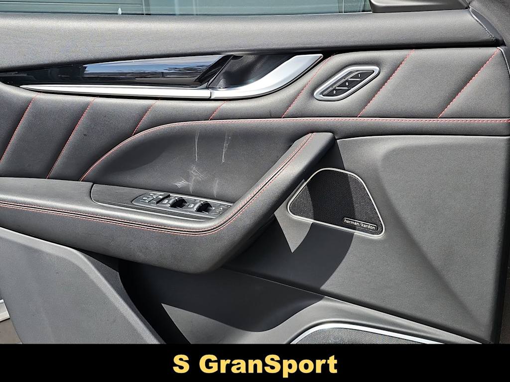 Thumbnail: 2021 Maserati Levante - 28
