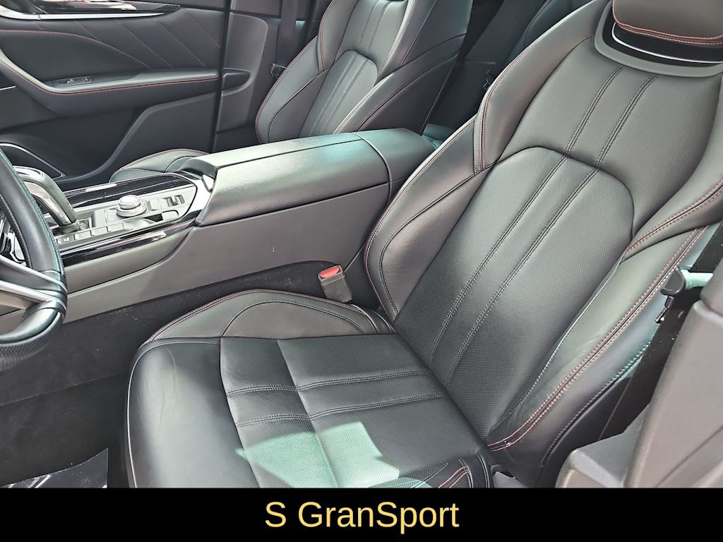 Thumbnail: 2021 Maserati Levante - 10