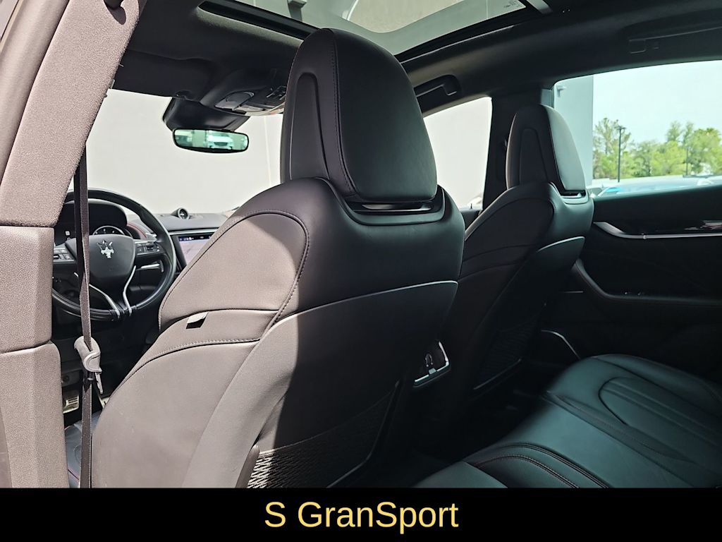 Thumbnail: 2021 Maserati Levante - 12
