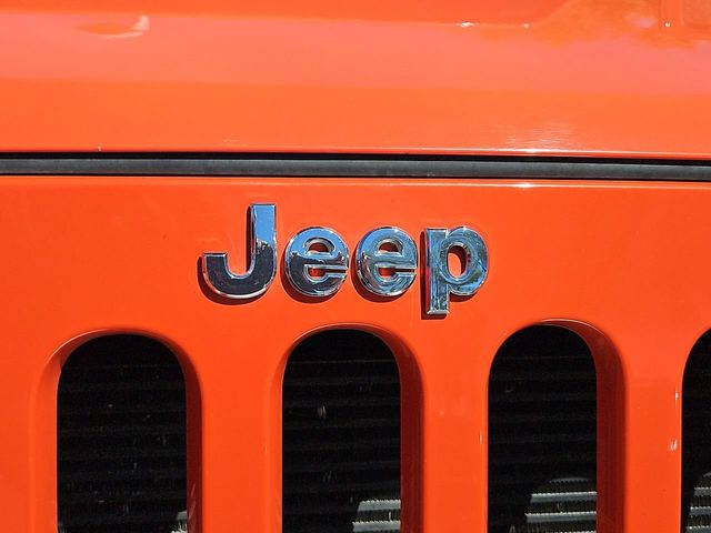 Thumbnail: 2015 Jeep Wrangler - 6
