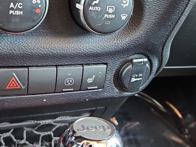 Thumbnail: 2015 Jeep Wrangler - 33