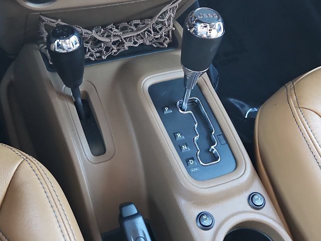 Thumbnail: 2017 Jeep Wrangler - 15