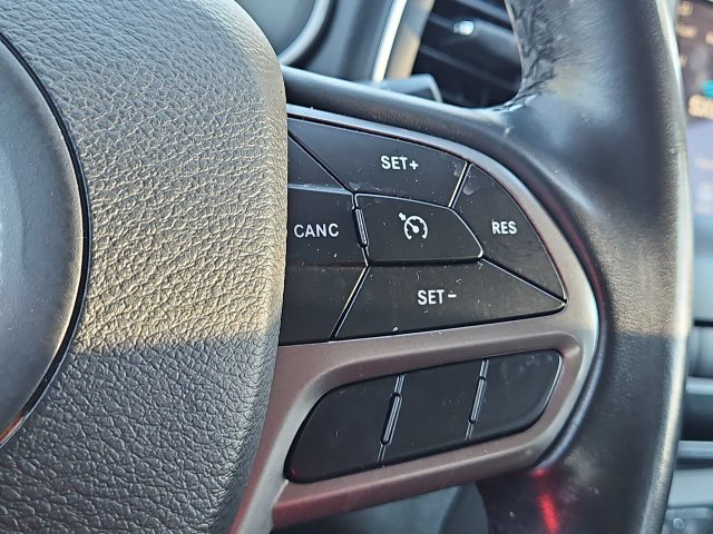 Thumbnail: 2019 Jeep Cherokee - 30