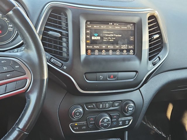 Thumbnail: 2019 Jeep Cherokee - 14