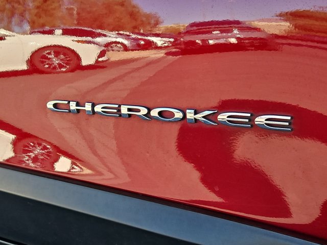 Thumbnail: 2019 Jeep Cherokee - 7