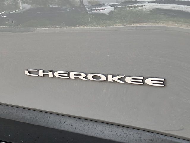 Thumbnail: 2019 Jeep Cherokee - 25